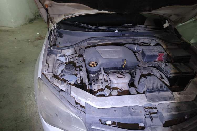 Used Roewe 350 2011 350S 1.5L Automatic Xunda Edition Engine Bay Right