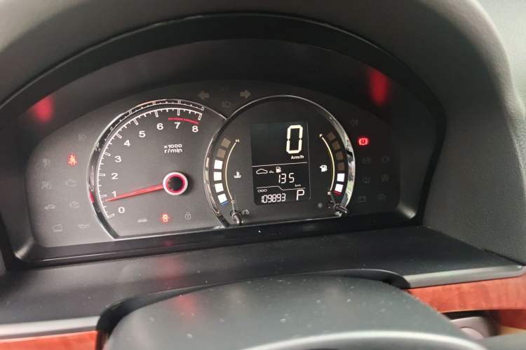 Used Roewe 350 2011 350S 1.5L Automatic Xunyue Edition Instrument Cluster
