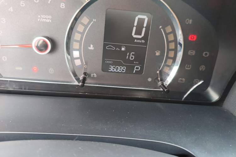 Used Roewe 350 2011 350S 1.5L Automatic Xunyue Edition Odometer Close Up