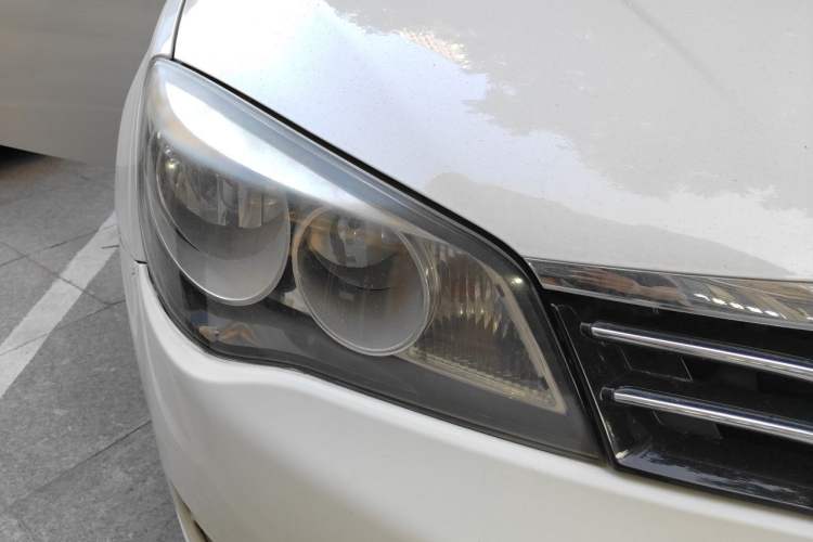 Used Roewe 350 2011 350S 1.5L Automatic Xunda Edition Right Front Headlight