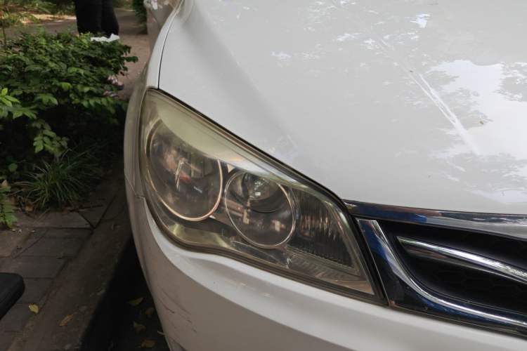 Used Roewe 350 2011 350D 1.5L Automatic Xunhao Edition Right Front Headlight