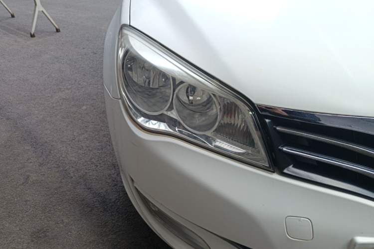 Used Roewe 350 2011 350S 1.5L Automatic Xunyue Edition Right Front Headlight