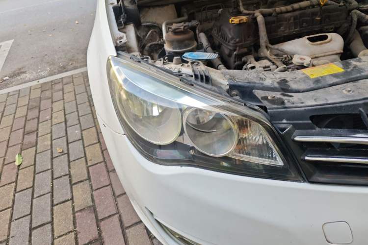 Used Roewe 350 2011 350S 1.5L Automatic Xunda Edition Right Front Headlight