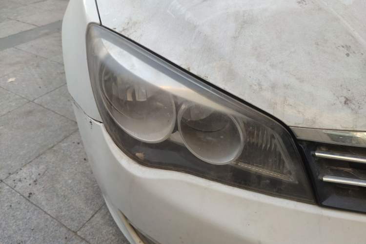 Used Roewe 350 2011 350S 1.5L Automatic Xunda Edition Right Front Headlight