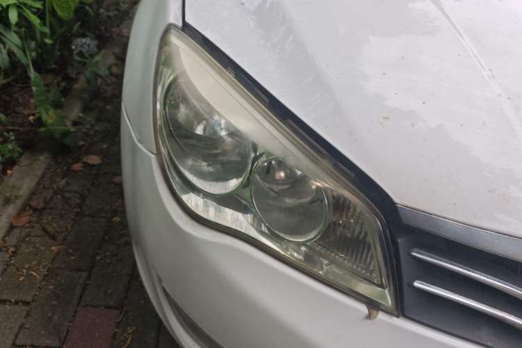 Used Roewe 350 2011 350S 1.5L Automatic Xunda Edition Right Front Headlight