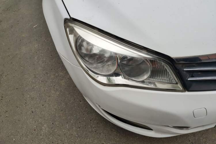 Used Roewe 350 2011 350S 1.5L Automatic Xunda Edition Right Front Headlight