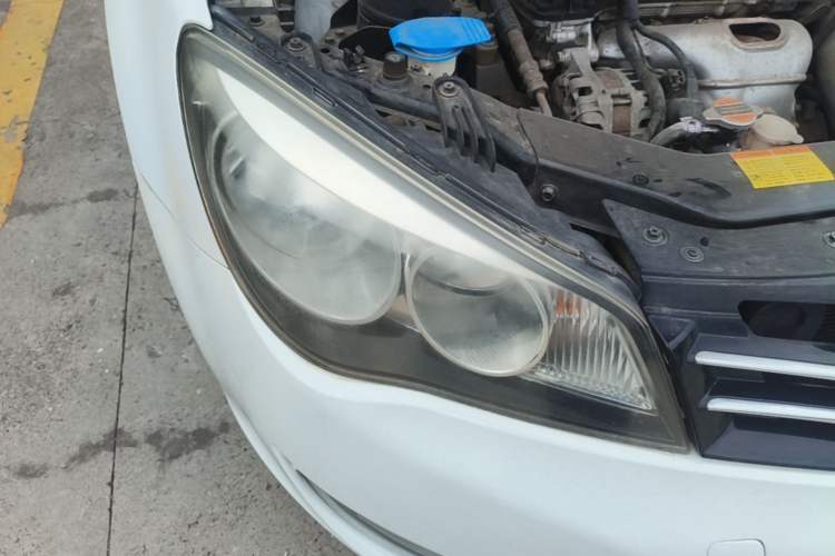 Used Roewe 350 2011 350S 1.5L Automatic Xunyue Edition Right Front Headlight