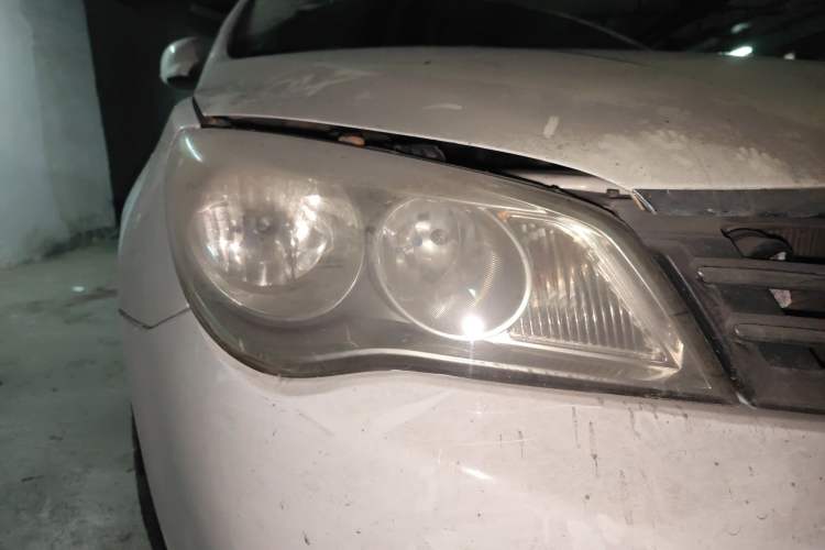 Used Roewe 350 2011 350S 1.5L Automatic Xunda Edition Right Front Headlight