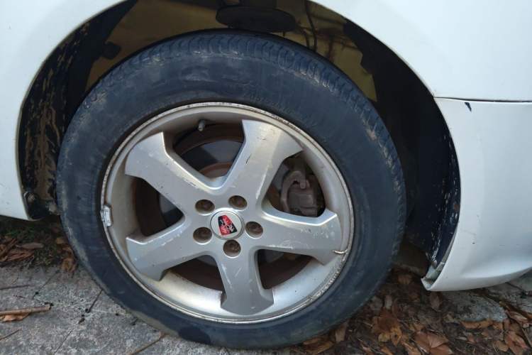 Used Roewe 350 2011 350S 1.5L Automatic Xunda Edition Right Front Wheel Hub