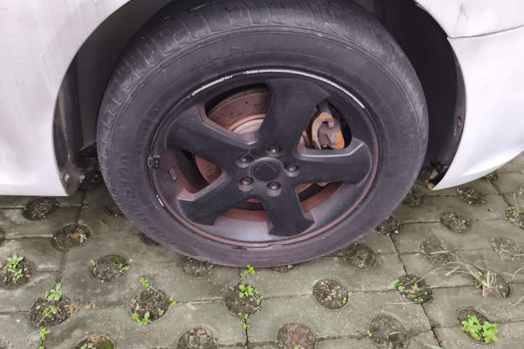 Used Roewe 350 2011 350S 1.5L Automatic Xunda Edition Right Front Wheel Hub
