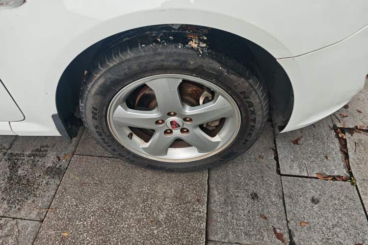Used Roewe 350 2011 350S 1.5L Automatic Xunyue Edition Right Front Wheel Hub
