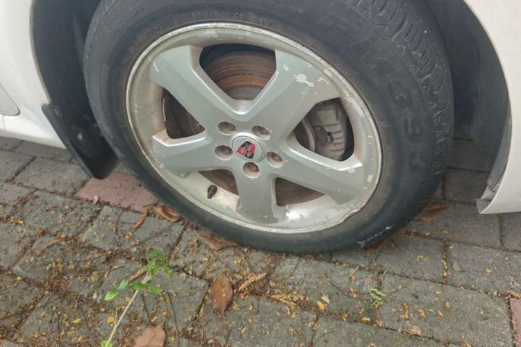 Used Roewe 350 2011 350S 1.5L Automatic Xunda Edition Right Front Wheel Hub