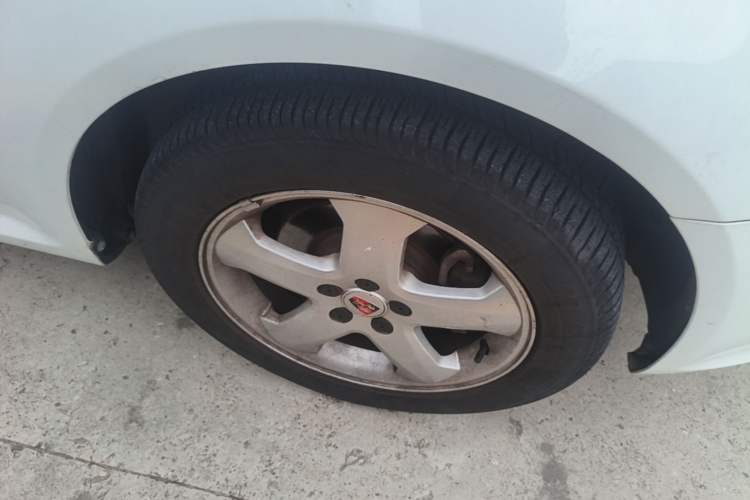 Used Roewe 350 2011 350S 1.5L Automatic Xunyue Edition Right Front Wheel Hub