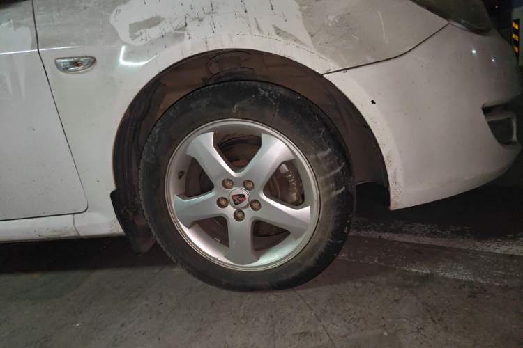 Used Roewe 350 2011 350S 1.5L Automatic Xunda Edition Right Front Wheel Hub