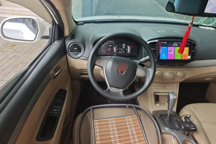 Used Roewe 350 2011 350S 1.5L Automatic Xunda Edition Steering Wheel