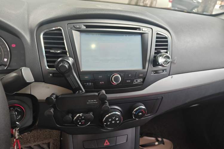 Used Roewe 350 2011 350S 1.5L Automatic Xunda Edition Audio And AC Panel