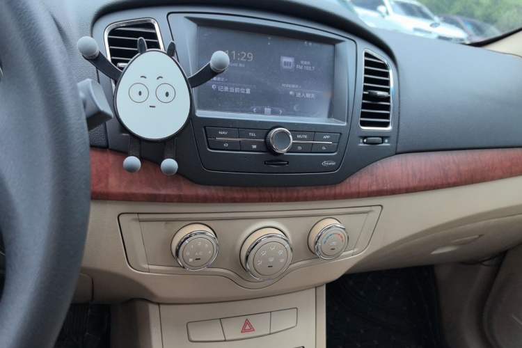 Used Roewe 350 2011 350S 1.5L Automatic Xunyue Edition Audio And AC Panel