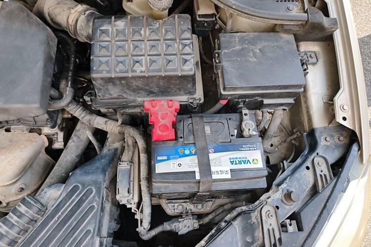 Used Roewe 350 2011 350S 1.5L Automatic Xunda Edition Engine Bay Left