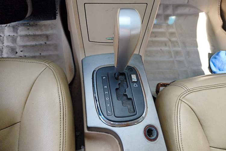 Used Roewe 350 2011 350S 1.5L Automatic Xunda Edition Gear Lever