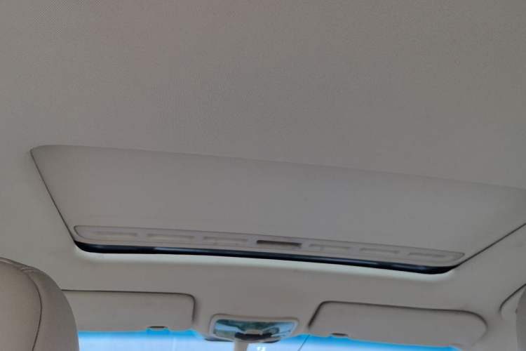 Used Roewe 350 2011 350S 1.5L Automatic Xunyue Edition Headliner