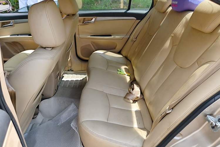 Used Roewe 350 2011 350S 1.5L Automatic Xunda Edition Left Rear Seat