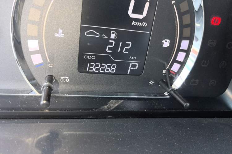 Used Roewe 350 2011 350S 1.5L Automatic Xunyue Edition Odometer Close Up