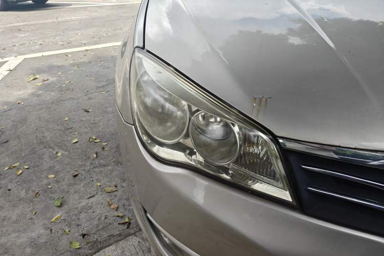 Used Roewe 350 2011 350S 1.5L Automatic Xunda Edition Right Front Headlight