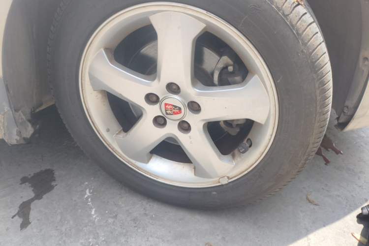Used Roewe 350 2011 350S 1.5L Automatic Xunyue Edition Right Front Wheel Hub