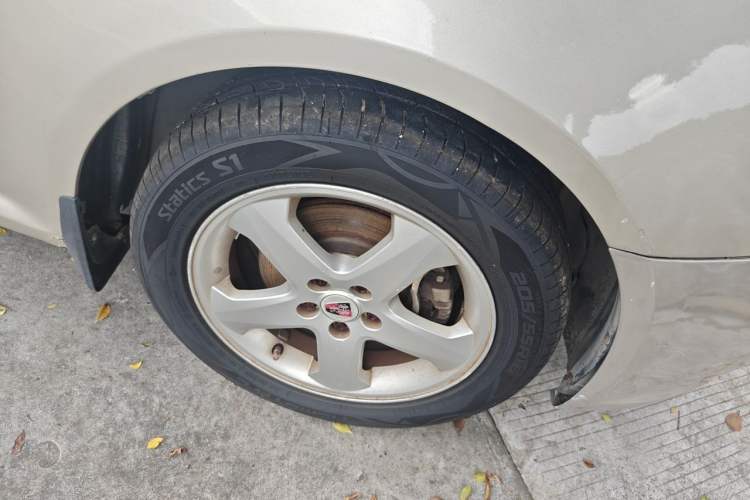 Used Roewe 350 2011 350S 1.5L Automatic Xunda Edition Right Front Wheel Hub