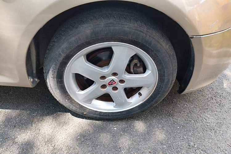 Used Roewe 350 2011 350S 1.5L Automatic Xunda Edition Right Front Wheel Hub
