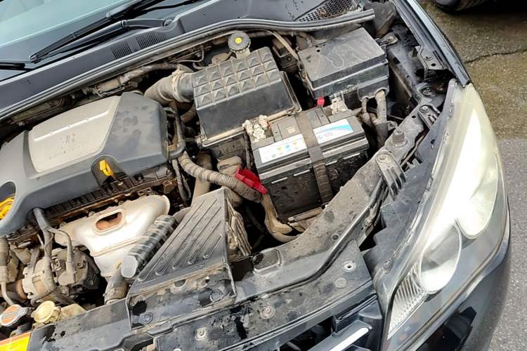 Used Roewe 350 2012 1.5L Automatic New Year Special Value Edition Engine Bay Left