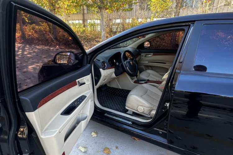 Used Roewe 350 2012 1.5L Automatic New Year Special Value Edition Interior 13