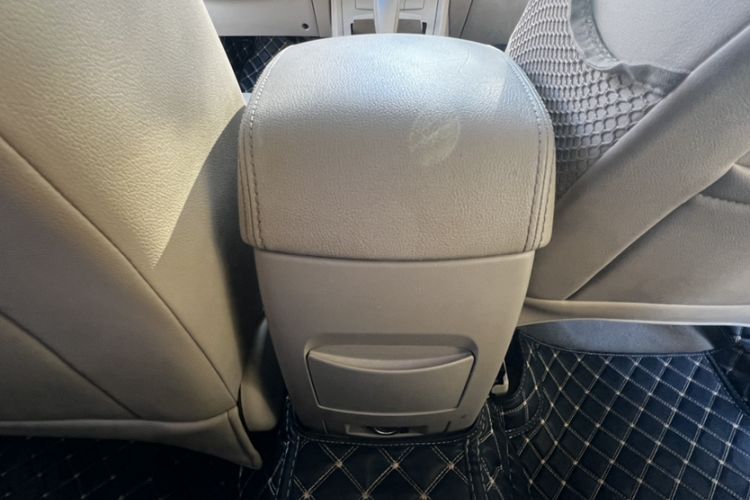 Used Roewe 350 2012 1.5L Automatic New Year Special Value Edition Interior 4