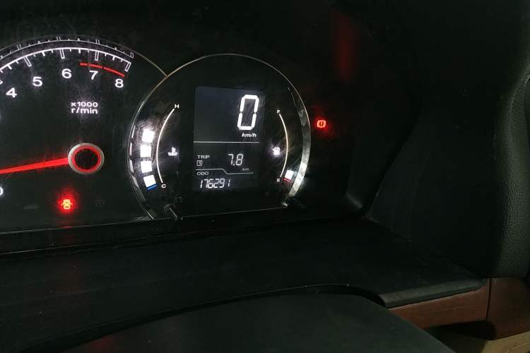 Used Roewe 350 2012 1.5L Manual New Year Special Value Edition Odometer Close Up