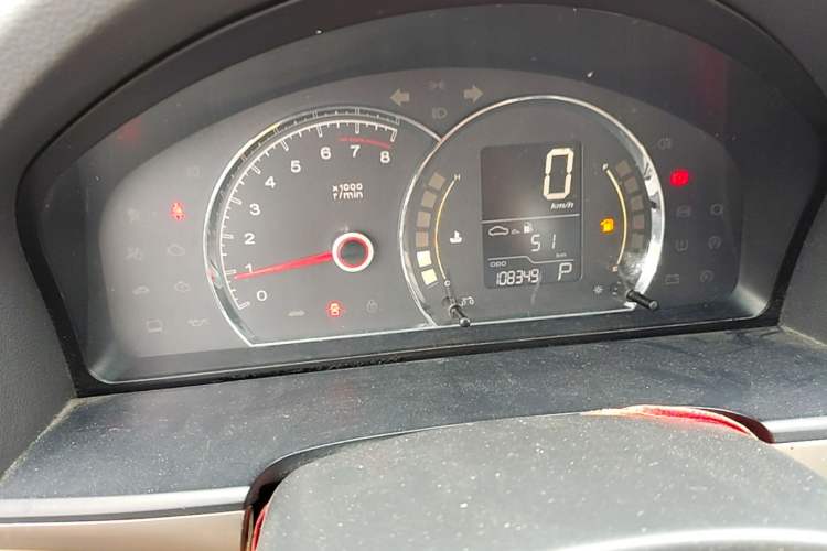 Used Roewe 350 2012 1.5L Automatic New Year Special Value Edition Odometer Close Up