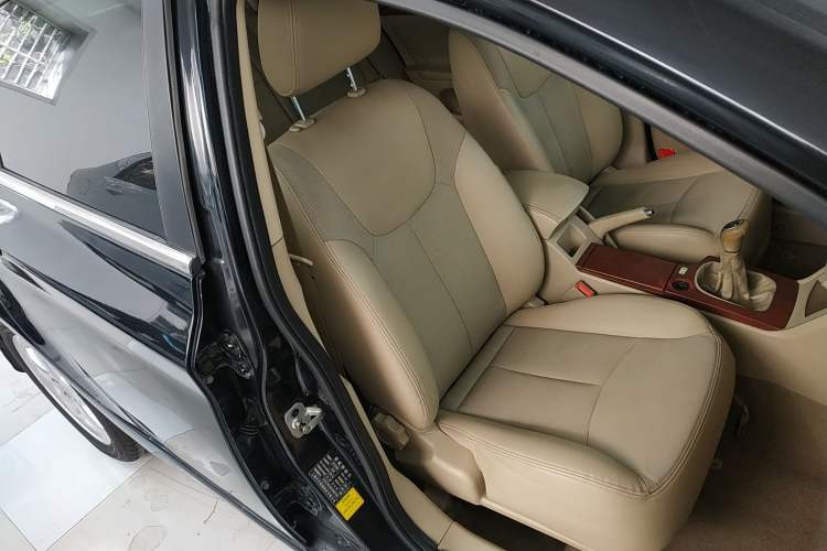 Used Roewe 350 2012 1.5L Manual New Year Special Value Edition Right Front Seat