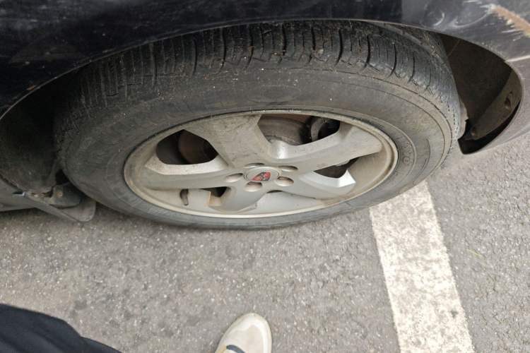 Used Roewe 350 2012 1.5L Automatic Smart Value Edition Right Front Wheel Hub