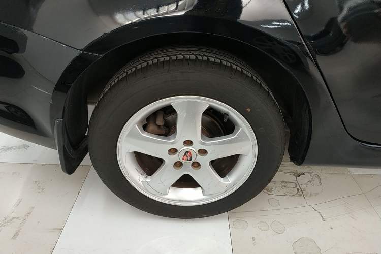 Used Roewe 350 2012 1.5L Manual New Year Special Value Edition Right Rear Wheel Hub