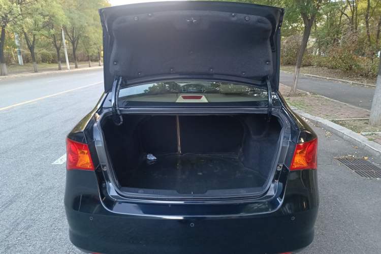 Used Roewe 350 2012 1.5L Manual Smart Value Edition Trunk