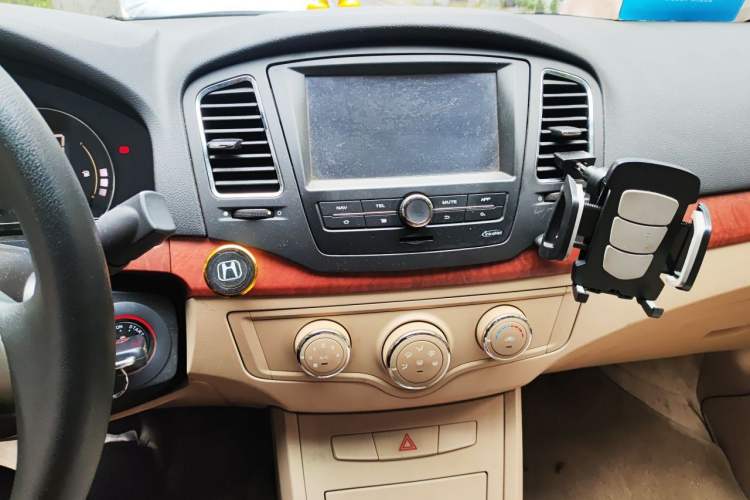 Used Roewe 350 2012 1.5L Automatic Smart Value Edition Audio And AC Panel