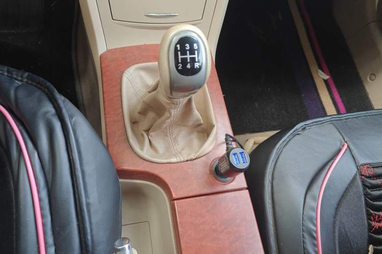 Used Roewe 350 2012 1.5L Manual Smart Value Edition Gear Lever