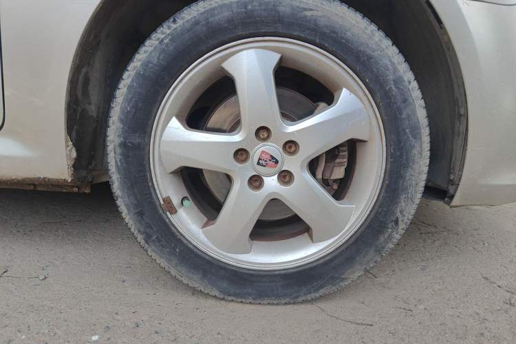 Used Roewe 350 2012 1.5L Manual Smart Value Edition Right Front Wheel Hub