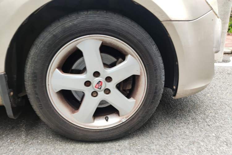 Used Roewe 350 2012 1.5L Automatic Smart Value Edition Right Front Wheel Hub
