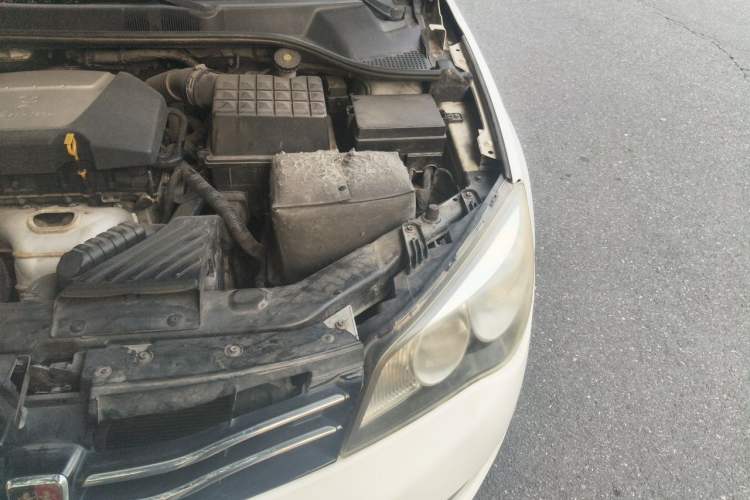 Used Roewe 350 2012 1.5L Automatic Smart Value Edition Engine Bay Left