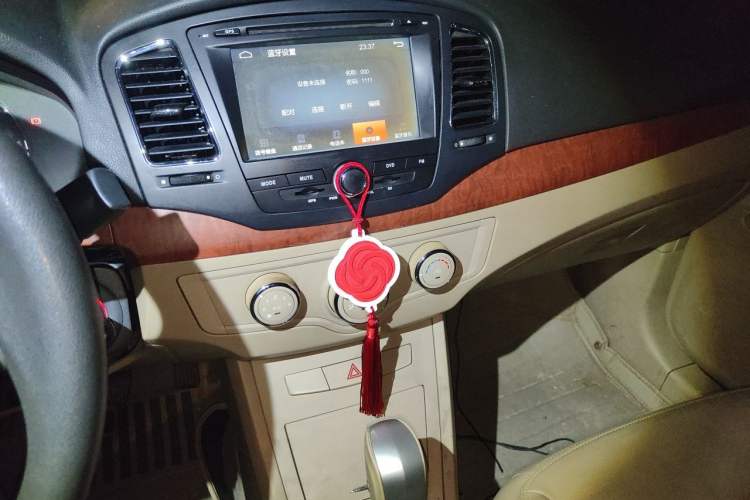 Used Roewe 350 2012 1.5L Automatic New Year Special Value Edition Audio And AC Panel