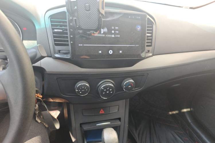 Used Roewe 350 2012 1.5L Automatic Smart Value Edition Audio And AC Panel