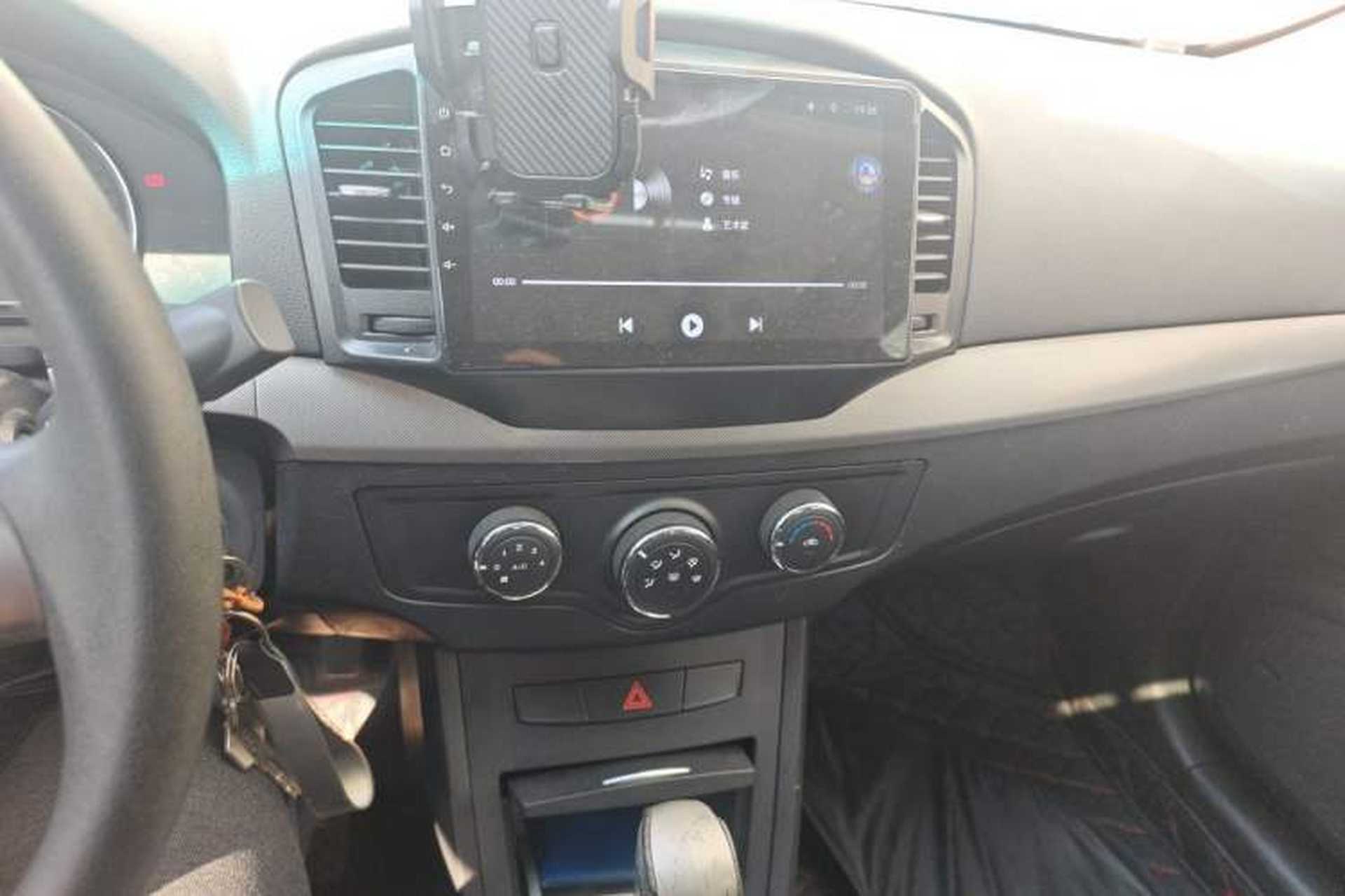 Used Roewe 350 2012 1.5L Automatic Smart Value Edition Audio And AC Panel