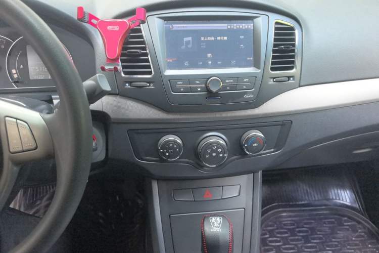 Used Roewe 350 2012 1.5L Automatic Smart Value Edition Audio And AC Panel