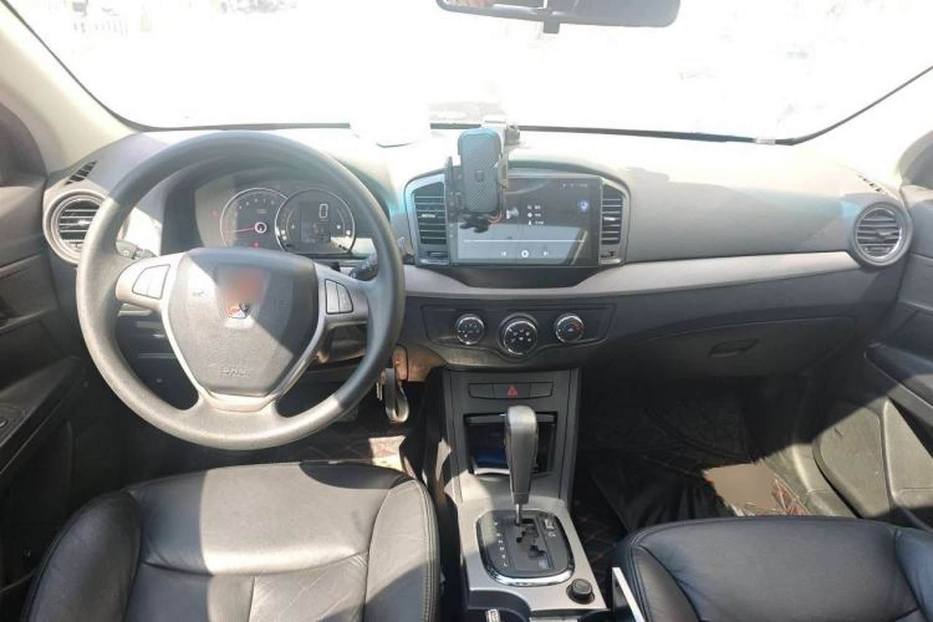 Used Roewe 350 2012 1.5L Automatic Smart Value Edition Center Console