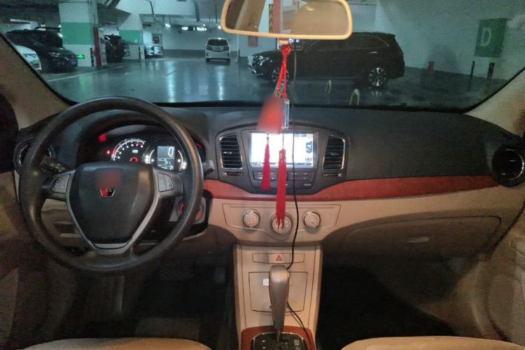 Used Roewe 350 2012 1.5L Automatic Smart Value Edition Center Console